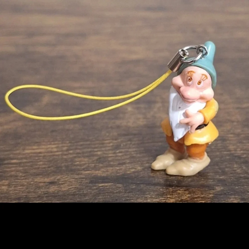 Set Of Disney's Snow White Dwarves Sleepy & Bashful Cell Phone Danglers.